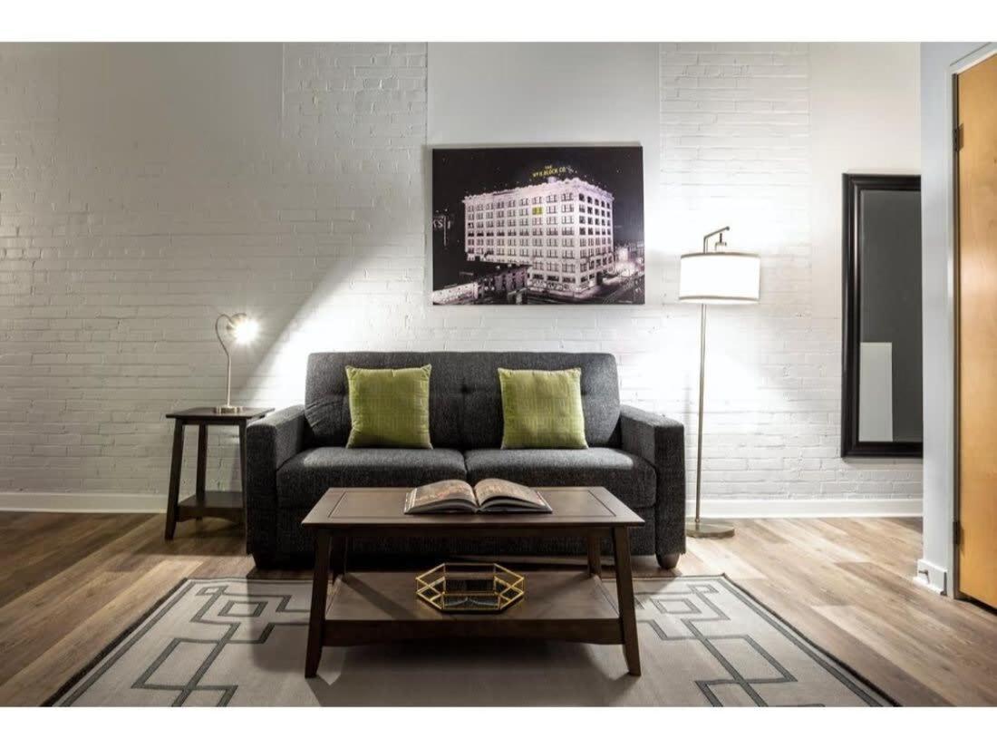 Bold 2Br 2Ba In The Block Apartment By Cozysuites! Ινδιανάπολη Εξωτερικό φωτογραφία
