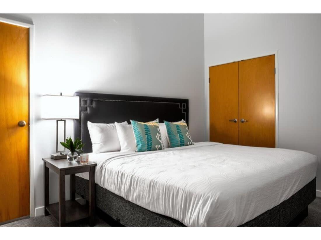 Bold 2Br 2Ba In The Block Apartment By Cozysuites! Ινδιανάπολη Εξωτερικό φωτογραφία